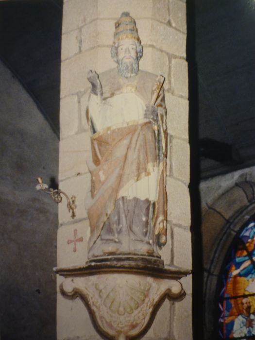 statue : Saint Pierre, vue générale