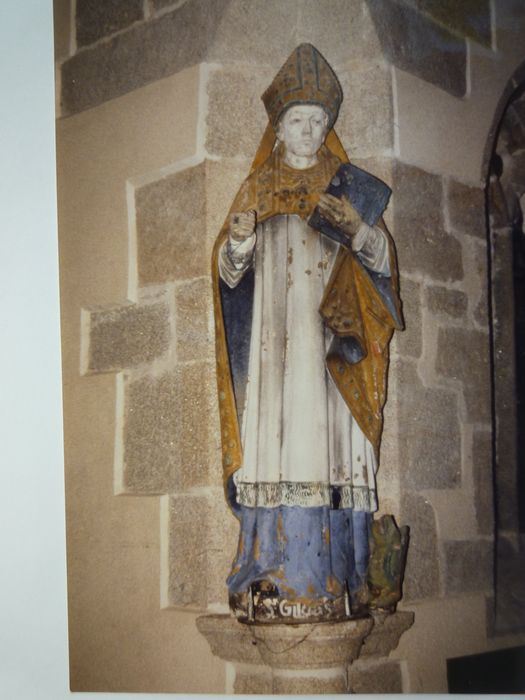 statue : Saint Gildas, vue générale - © Ministère de la Culture (France), Conservation des antiquités et des objets d’art du Finistère, tous droits réservés