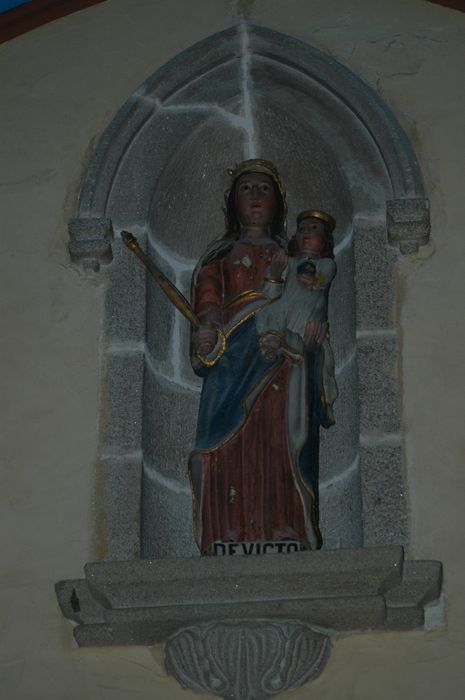 statue de Notre Dame de Victoire, vue générale