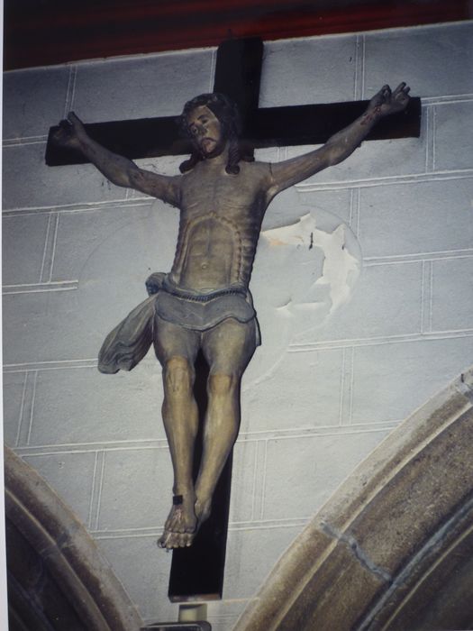 statue : Christ en croix, vue générale - © Ministère de la Culture (France), Conservation des antiquités et des objets d’art du Finistère, tous droits réservés