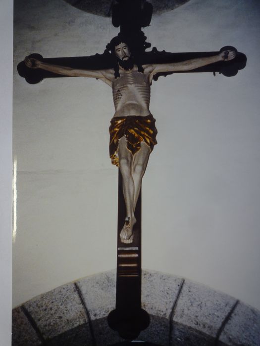 Statue : Christ en croix n° 2