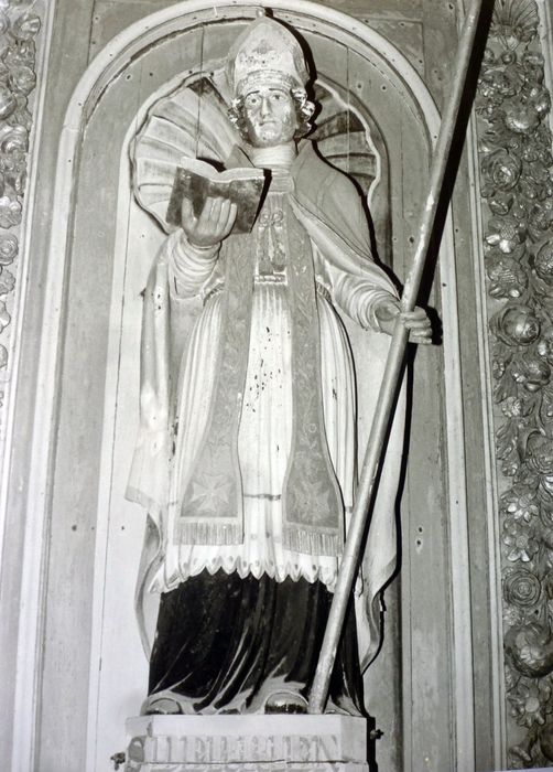 statue : saint Derrier, vue générale