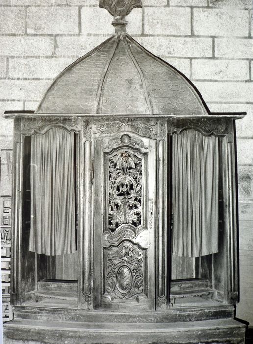 confessionnal à demi-dôme n° 2, vue générale - © Ministère de la Culture (France), Conservation des antiquités et des objets d’art du Finistère, tous droits réservés