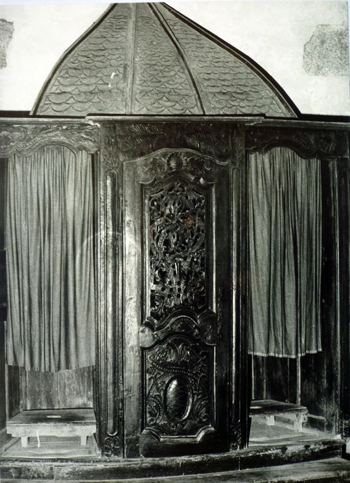 confessionnal à demi-dôme n° 3, vue générale - © Ministère de la Culture (France), Conservation des antiquités et des objets d’art du Finistère, tous droits réservés