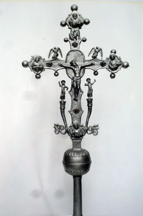 croix de procession n° 2, vue générale - © Ministère de la Culture (France), Conservation des antiquités et des objets d’art du Finistère, tous droits réservés