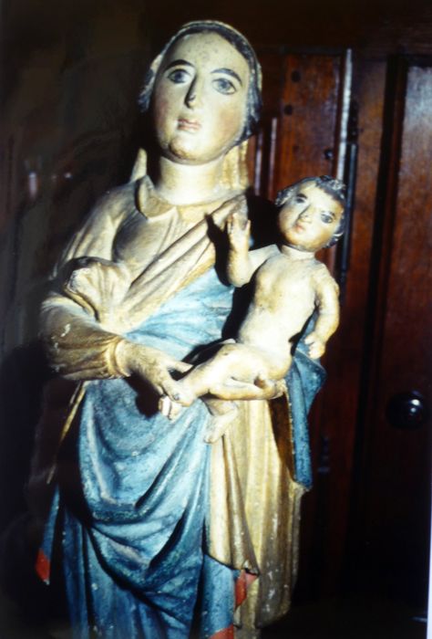 statue de procession : Vierge Mère, vue partielle - © Ministère de la Culture (France), Conservation des antiquités et des objets d’art du Finistère, tous droits réservés