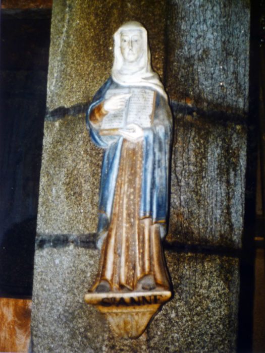 statue : Sainte Anne, vue générale - © Ministère de la Culture (France), Conservation des antiquités et des objets d’art du Finistère, tous droits réservés