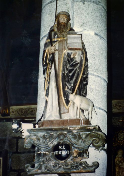 statue et socle : Saint Herbot, vue générale - © Ministère de la Culture (France), Conservation des antiquités et des objets d’art du Finistère, tous droits réservés