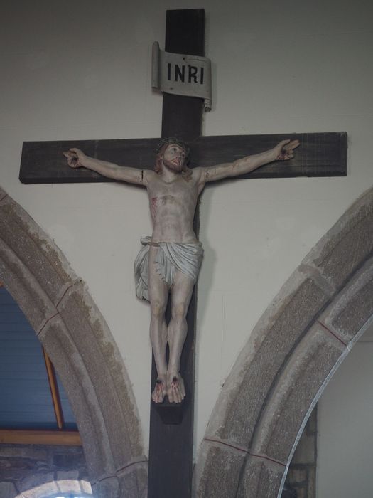 statue : Christ en croix, vue générale - © Ministère de la Culture (France), Conservation des antiquités et des objets d’art du Finistère, tous droits réservés