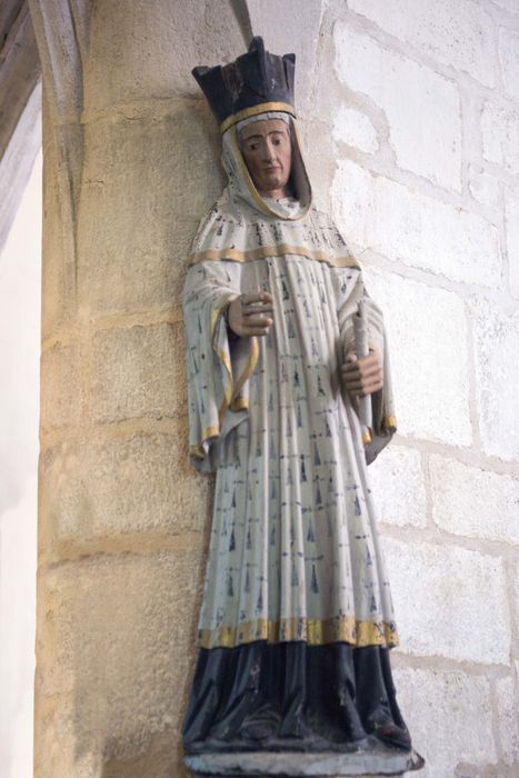 statue : Saint Yves, vue générale