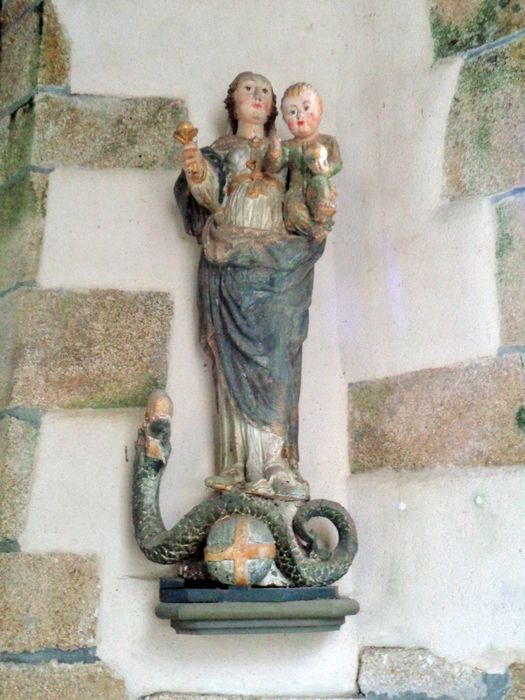 statue : Vierge à l'Enfant foulant le serpent, vue générale