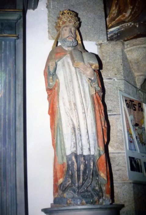 Retable du maître-autel, 2 statues : Saint Cado, Vierge à l'Enfant