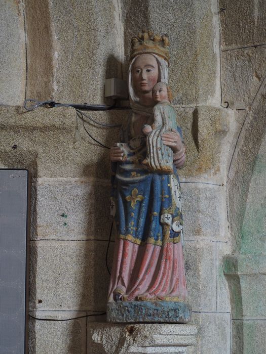 statue : Vierge à l'Enfant - © Ministère de la Culture (France), Conservation des antiquités et des objets d’art du Finistère – Tous droits réservés