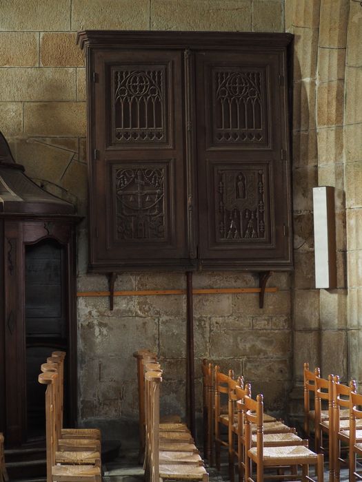 armoire à bannières - © Ministère de la Culture (France), Conservation des antiquités et des objets d’art du Finistère, tous droits réservés