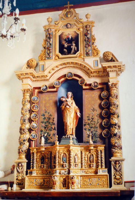 retable du Rosaire ; statue : Vierge à l'Enfant - © Ministère de la Culture (France), Conservation des antiquités et des objets d’art du Finistère, tous droits réservés