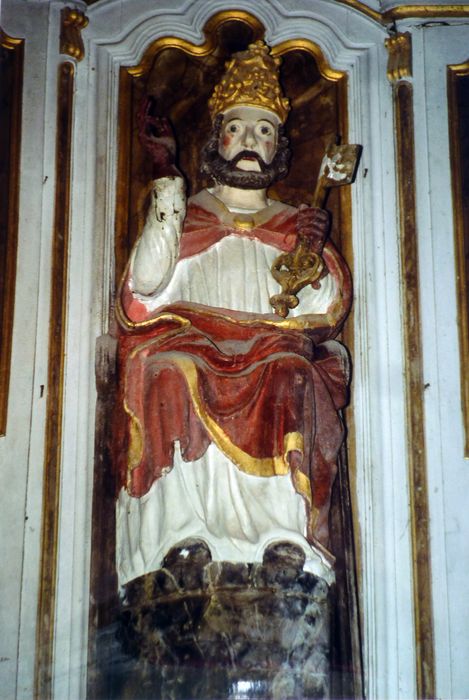 statue du maître-autel : Saint Pierre