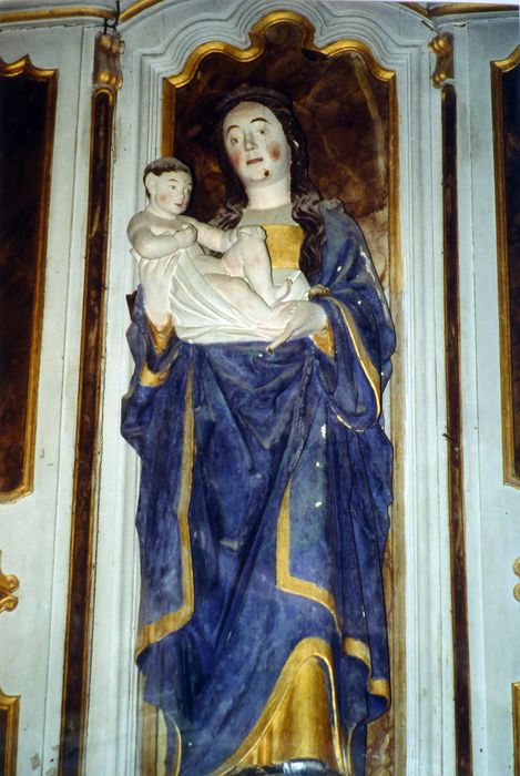 statue du maître-autel : Vierge à l'Enfant