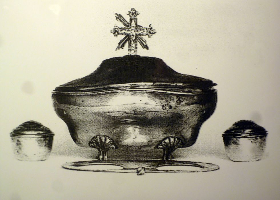 coffret aux saintes huiles (boîte aux saintes huiles) - © Ministère de la Culture (France), Conservation des antiquités et des objets d’art du Finistère – Tous droits réservés