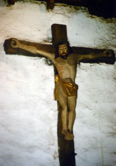 Statue : Christ en croix