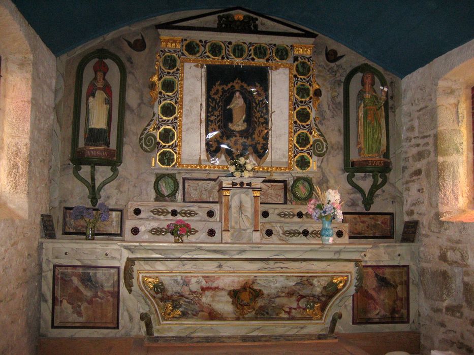 maître-autel ; gradins ; boiseries murales avec quinze médaillons des Mystères du Rosaire, vue générale