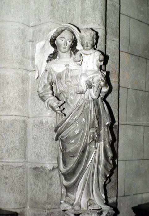 statue : Vierge à l'Enfant, vue générale