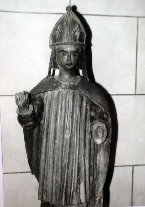 statue : Saint Nicolas, vue partielle