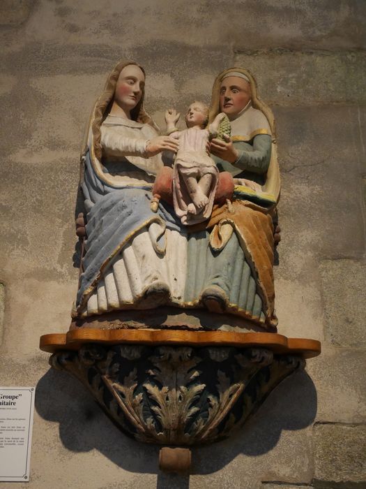 groupe sculpté : Sainte Anne, Marie et l'Enfant Jésus