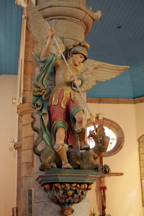 statue : Saint Michel