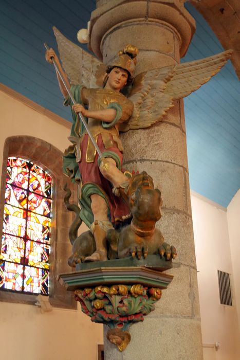 statue : Saint Michel