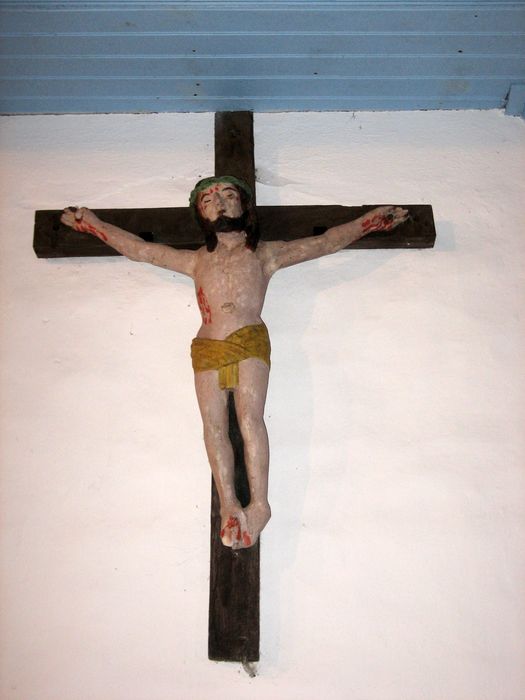 Statue : Christ en croix