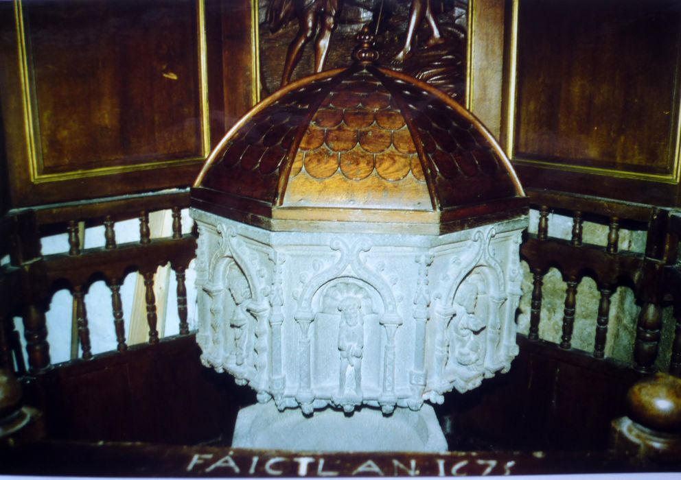 fonts baptismaux - © Ministère de la Culture (France), Conservation des antiquités et des objets d’art du Finistère, tous droits réservés