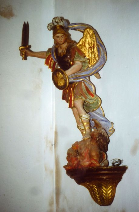 statue : Saint Michel - © Ministère de la Culture (France), Conservation des antiquités et des objets d’art du Finistère, tous droits réservés