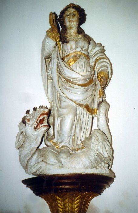 statue : Sainte Marguerite - © Ministère de la Culture (France), Conservation des antiquités et des objets d’art du Finistère, tous droits réservés