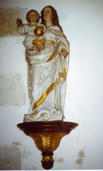 statue : Vierge Mère écrasant le serpent - © Ministère de la Culture (France), Conservation des antiquités et des objets d’art du Finistère, tous droits réservés