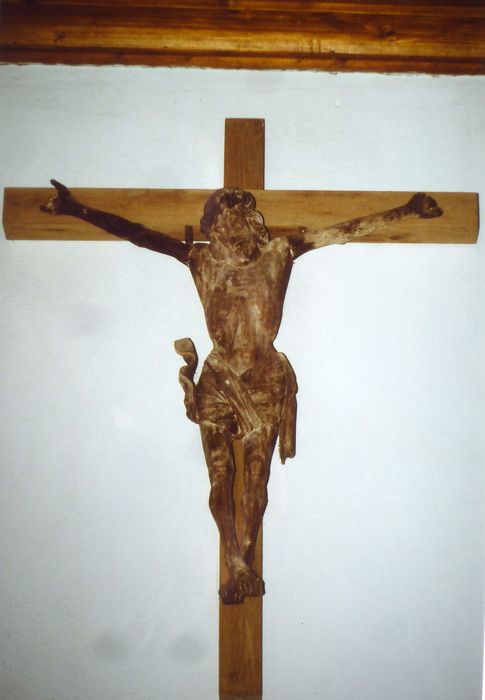 statue : Christ en croix - © Ministère de la Culture (France), Conservation des antiquités et des objets d’art du Finistère, tous droits réservés