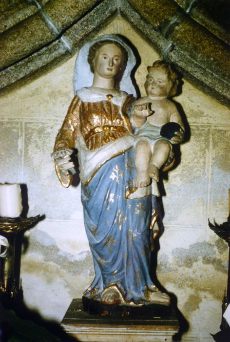 statue : Vierge à l'Enfant