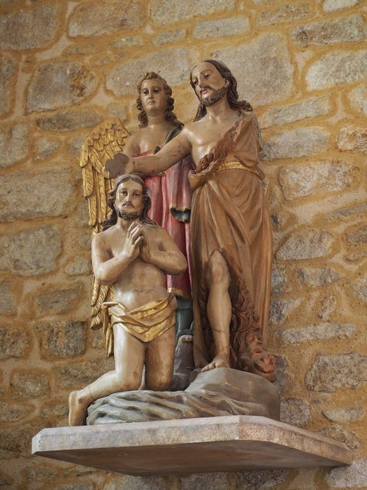 groupe sculpté composé de 3 statues : Baptême du Christ - © Ministère de la Culture (France), Conservation des antiquités et des objets d’art du Finistère, tous droits réservés