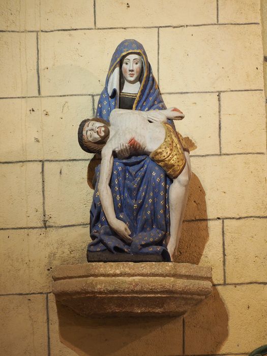 groupe sculpté : Vierge de Pitié - © Ministère de la Culture (France), Conservation des antiquités et des objets d’art du Finistère, tous droits réservés