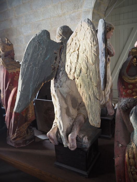 statue : Ange adorateur, vue de dos - © Ministère de la Culture (France), Conservation des antiquités et des objets d’art du Finistère, tous droits réservés