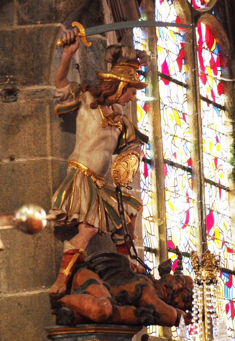 statue : Saint Michel, socle