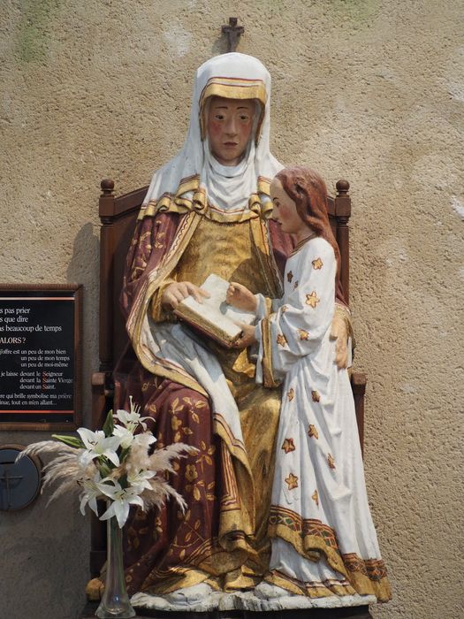 statue : L'Education de la Vierge