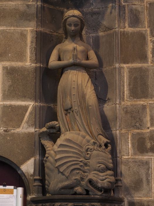 2 statues (grandeur nature) : Sainte Catherine, Sainte Marguerite ; détail sainte Marguerite