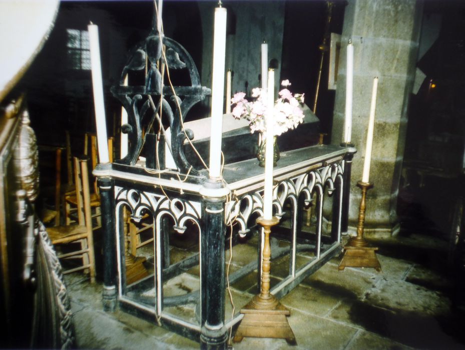 catafalque - © Ministère de la Culture (France), Conservation des antiquités et des objets d’art du Finistère, tous droits réservés