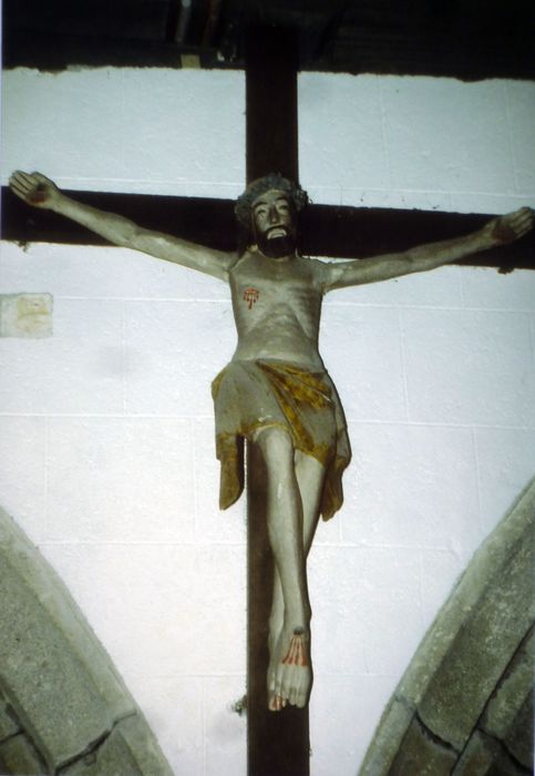 statue : Christ en croix - © Ministère de la Culture (France), Conservation des antiquités et des objets d’art du Finistère, tous droits réservés