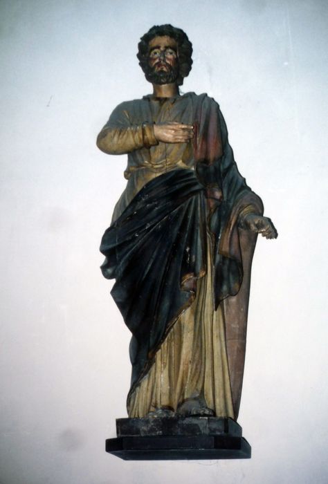 statue : Apôtre