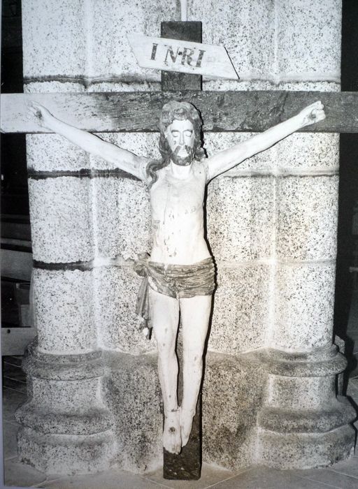 statue : Crucifix - © Ministère de la Culture (France), Conservation des antiquités et des objets d’art du Finistère, tous droits réservés