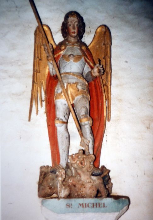 statue : Saint Michel terrassant le dragon - © Ministère de la Culture (France), Conservation des antiquités et des objets d’art du Finistère, tous droits réservés