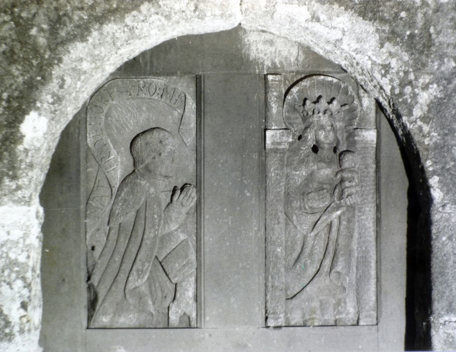 2 panneaux sculptés de la porte latérale nord - © Ministère de la Culture (France), Conservation des antiquités et des objets d’art du Finistère, tous droits réservés