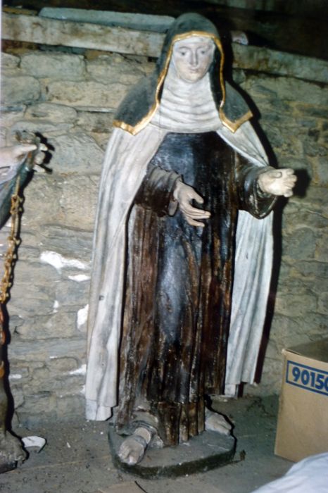 autel de Notre-Dame de Pitié avec deux statues : Sainte Thérèse d'Avila, Sainte Marguerite, détail sainte Thérèse