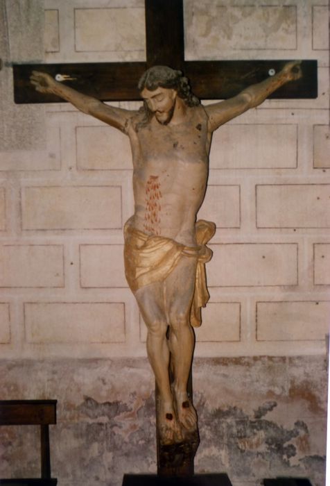 statue : Christ en croix n° 2